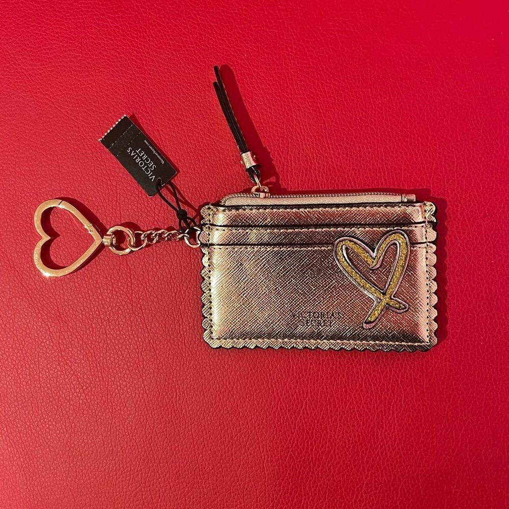 Cardāholder - Picture 2 of 12
